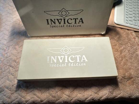 Invicta Special Edition Women's Baby Lupah Watch Gift Set with 7 Interchangeable - Picture 5 of 9